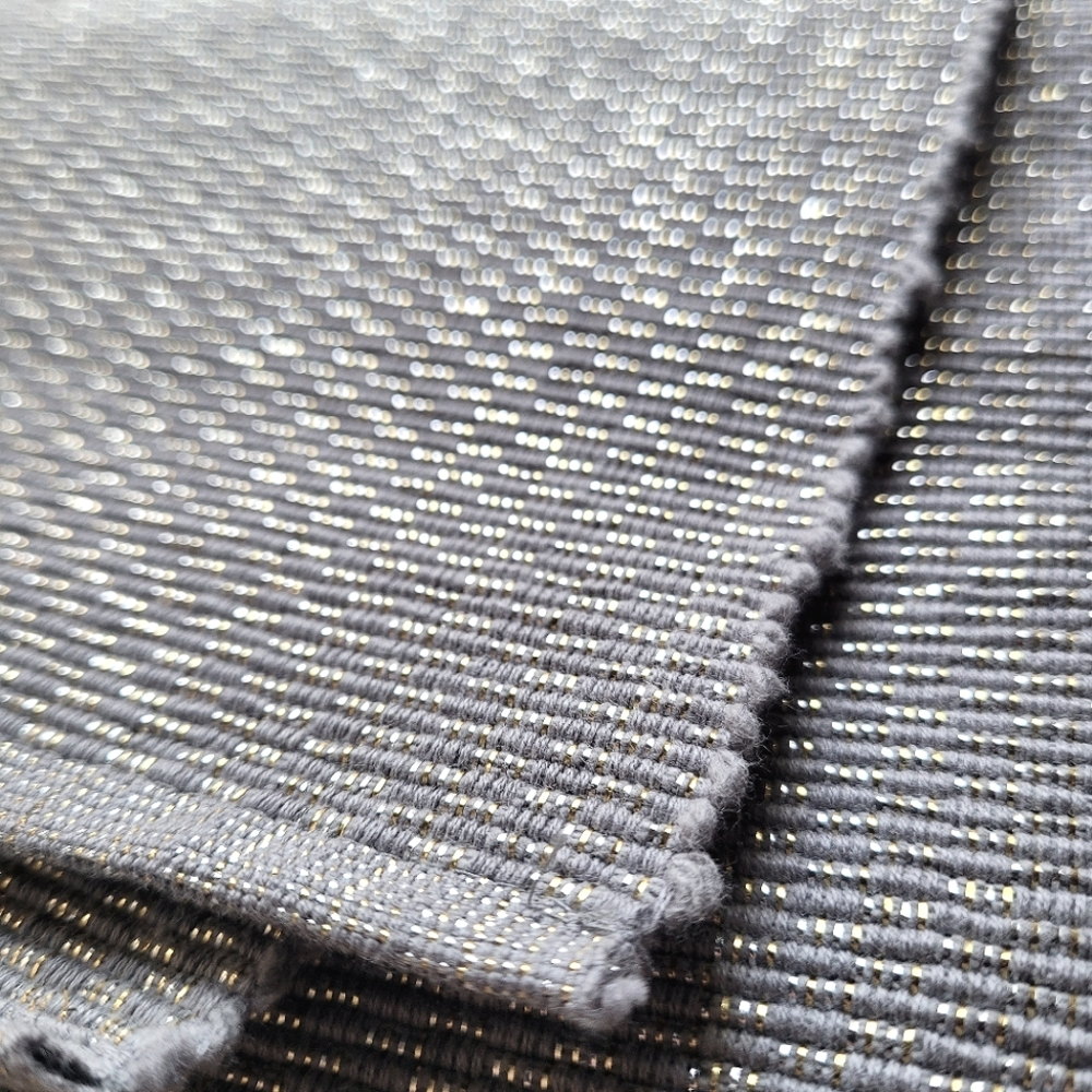 🍒NWOT🍒 NICOLE MILLER METALLIC TABLE RUNNER